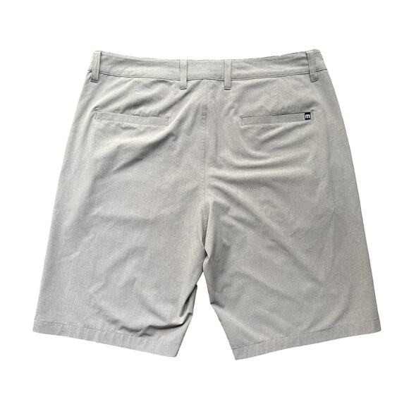 Travis Mathew Khaki 10" Breathable Performance Shorts Men’s 34 EUC - Picture 6 of 6